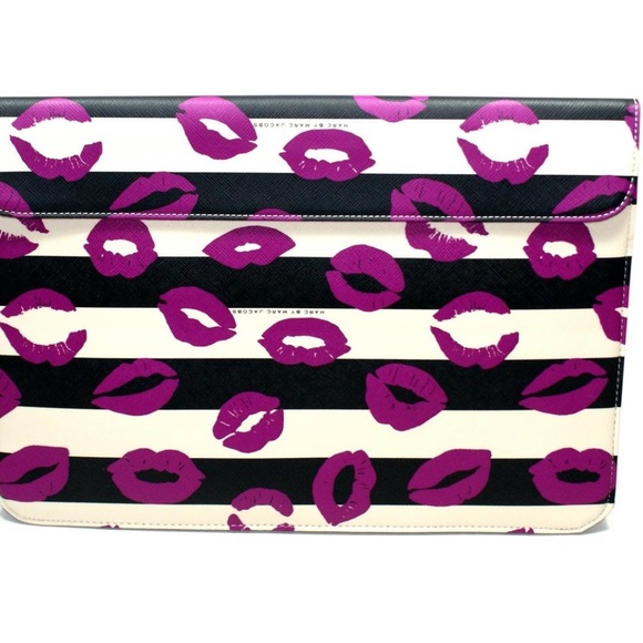 NWOT Marc Jacobs Striped lips Laptop sleeve - Picture 2 of 10